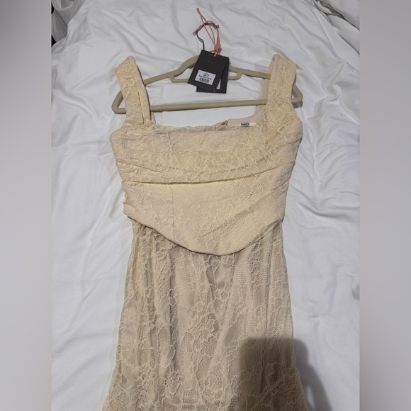 House of CB Two Piece Cream Lace Set - Picture 4 of 7